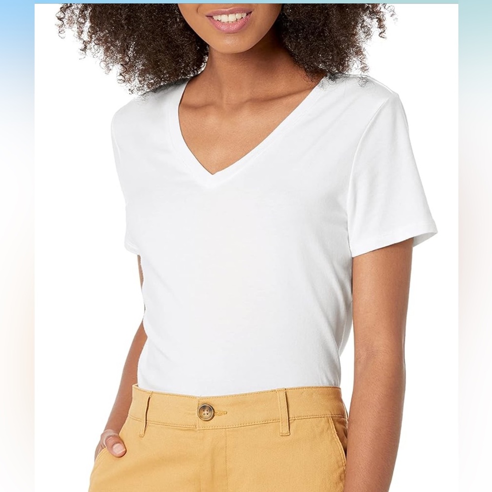 NWOT Amazon essentials xxl women's vneck Tshirt. comfortable, stretch